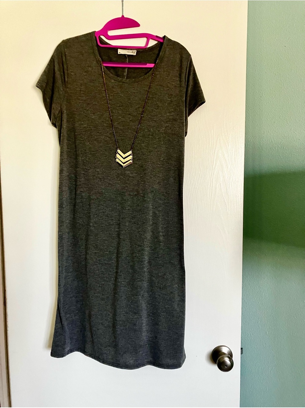 Forever Rose Gray Jersey T-Shirt Dress 2X XXL NWOT w/ Detachable Necklace Casual